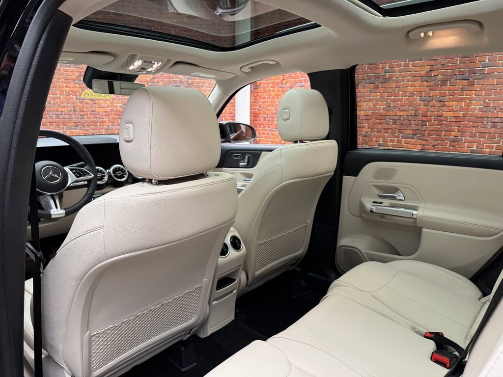 Used 2026 Mercedes-Benz GLB 250 4MATIC image 23