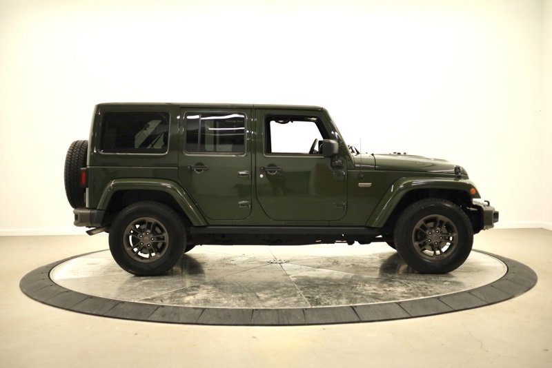 Used 2016 Jeep Wrangler Unlimited Sahara image 2