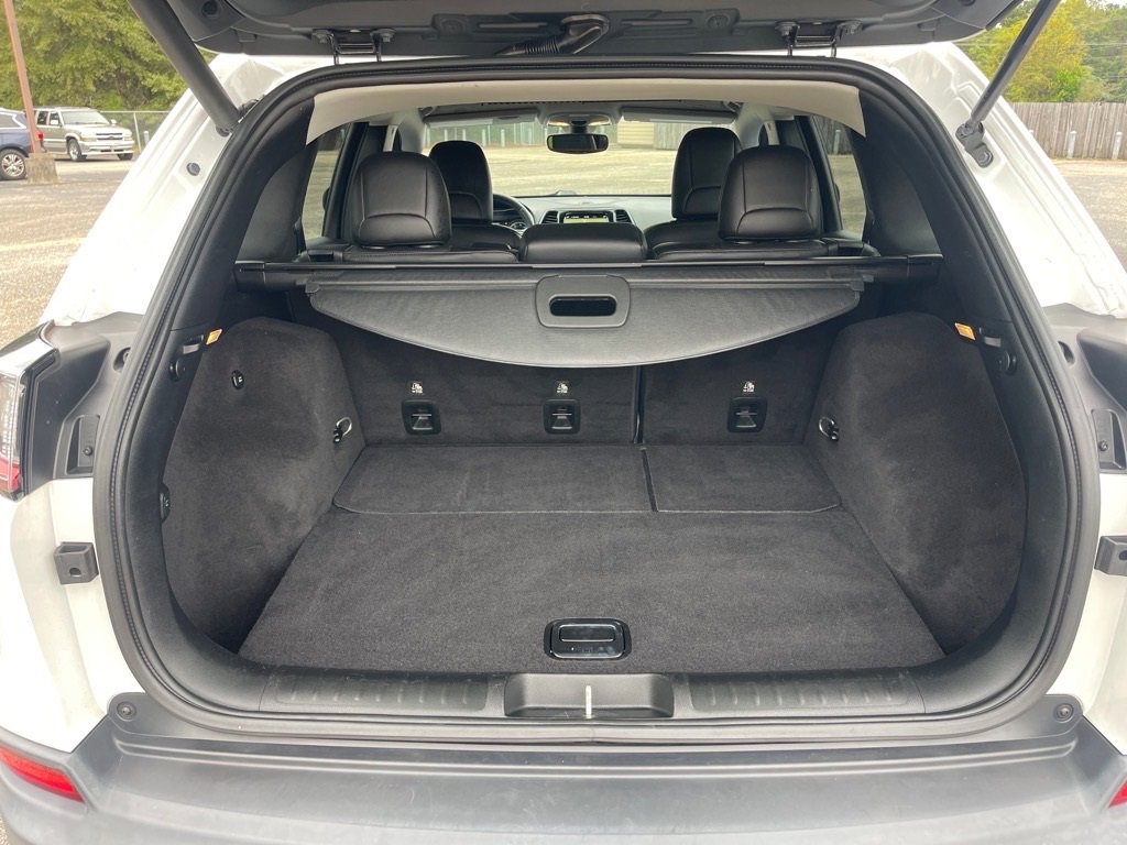 Used 2019 Jeep Cherokee Limited w/ Luxury Group image 14