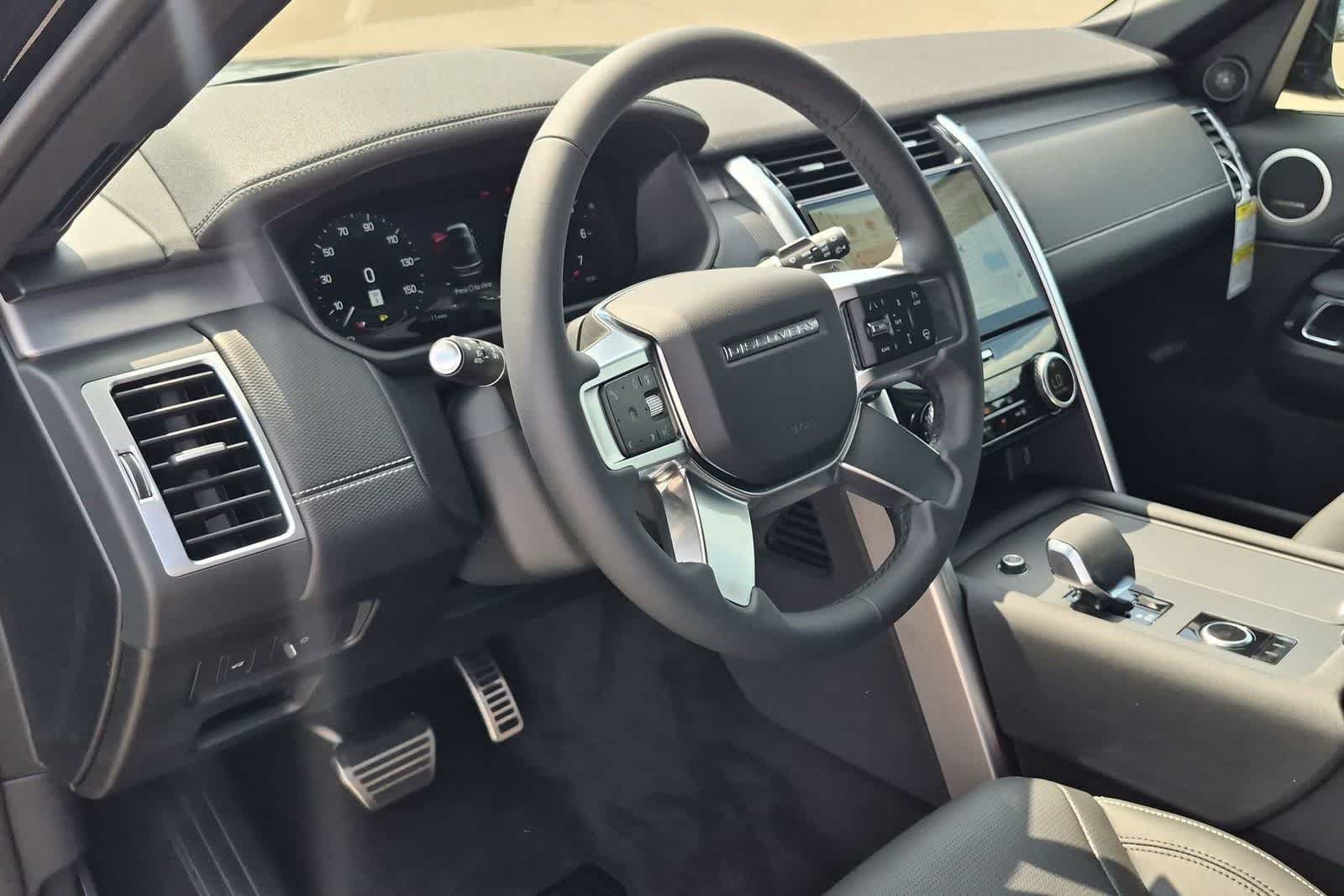 New 2026 Land Rover Discovery Dynamic SE AWD/4WD image 2
