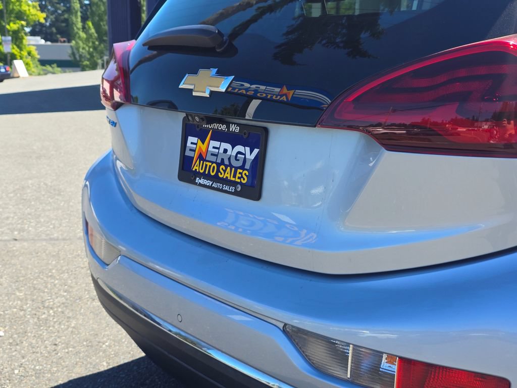Used 2017 Chevrolet Bolt Premier w/ Driver Confidence II Package FWD image 13