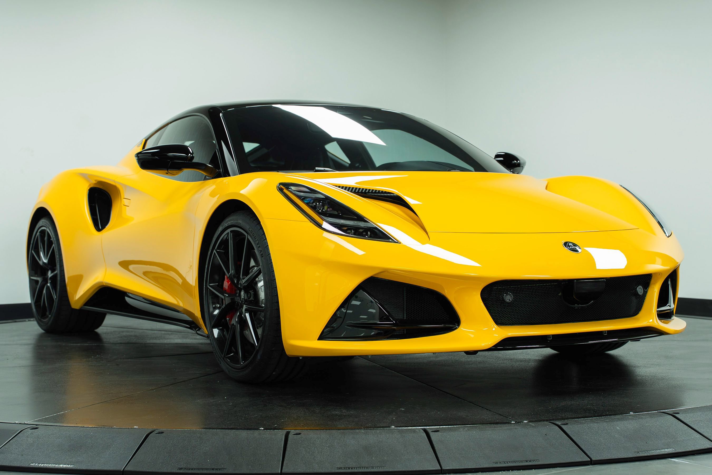 New 2026 Lotus Emira SE RWD image 34