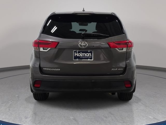 Used 2017 Toyota Highlander XLE AWD/4WD image 7