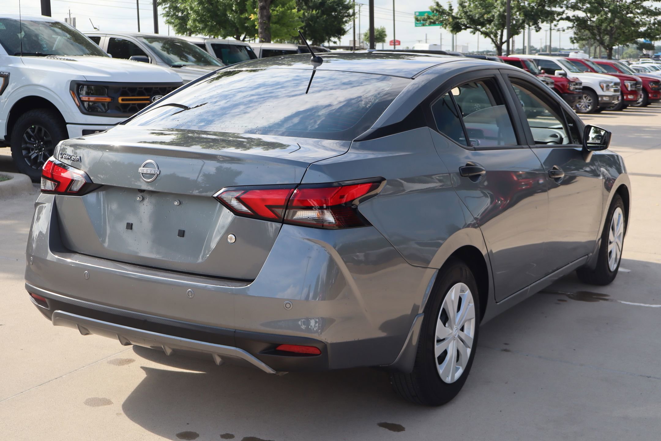 Used 2025 Nissan Versa S w/ Trunk Package FWD image 3