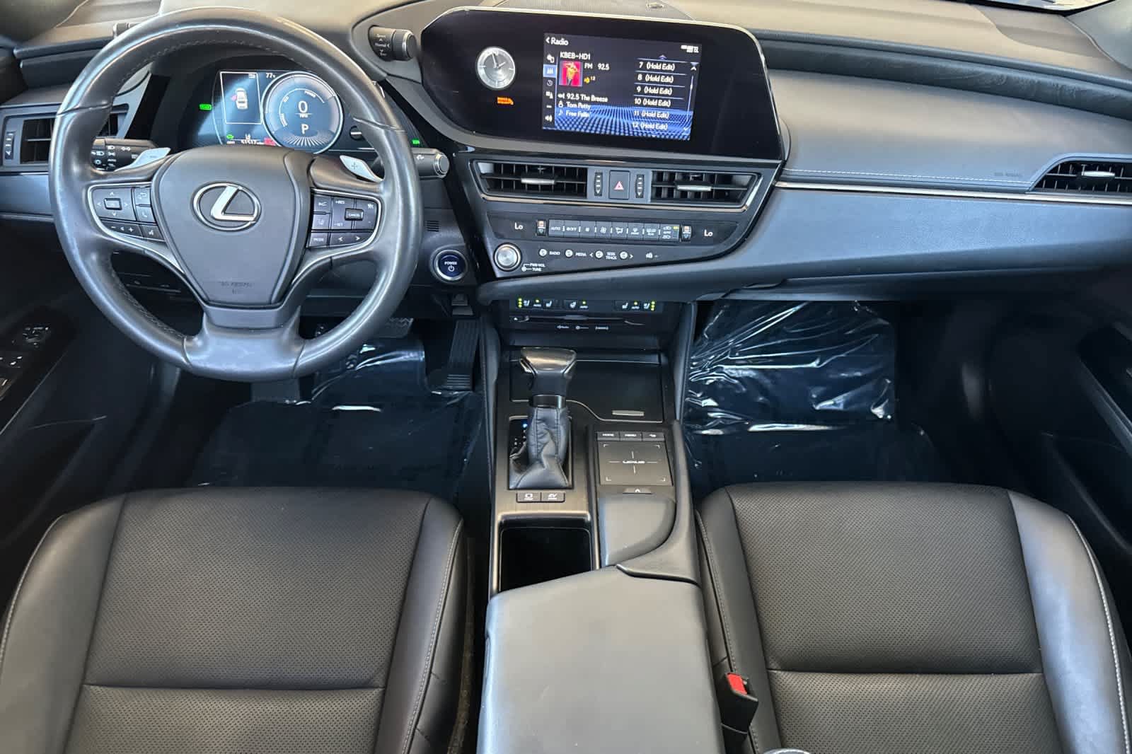 Used 2022 Lexus ES 300h w/ Premium Package FWD image 3