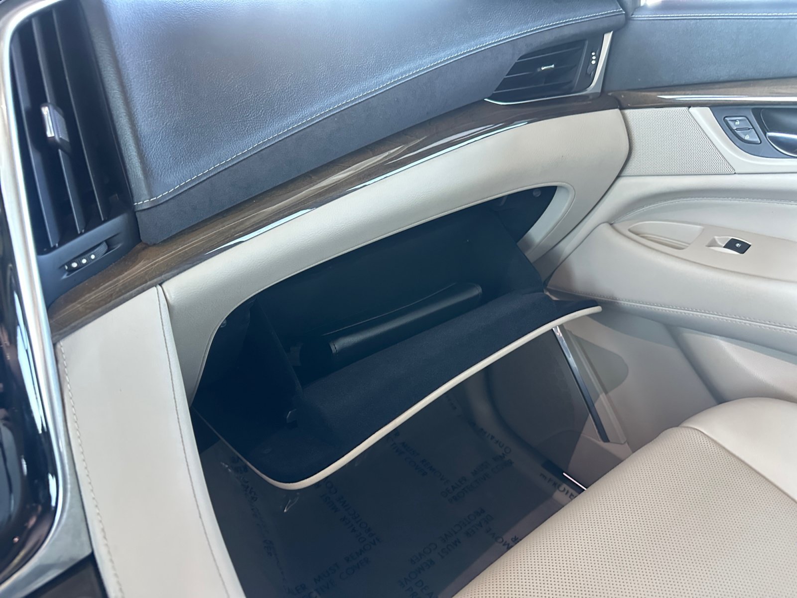 Used 2020 Cadillac Escalade Luxury AWD/4WD image 26
