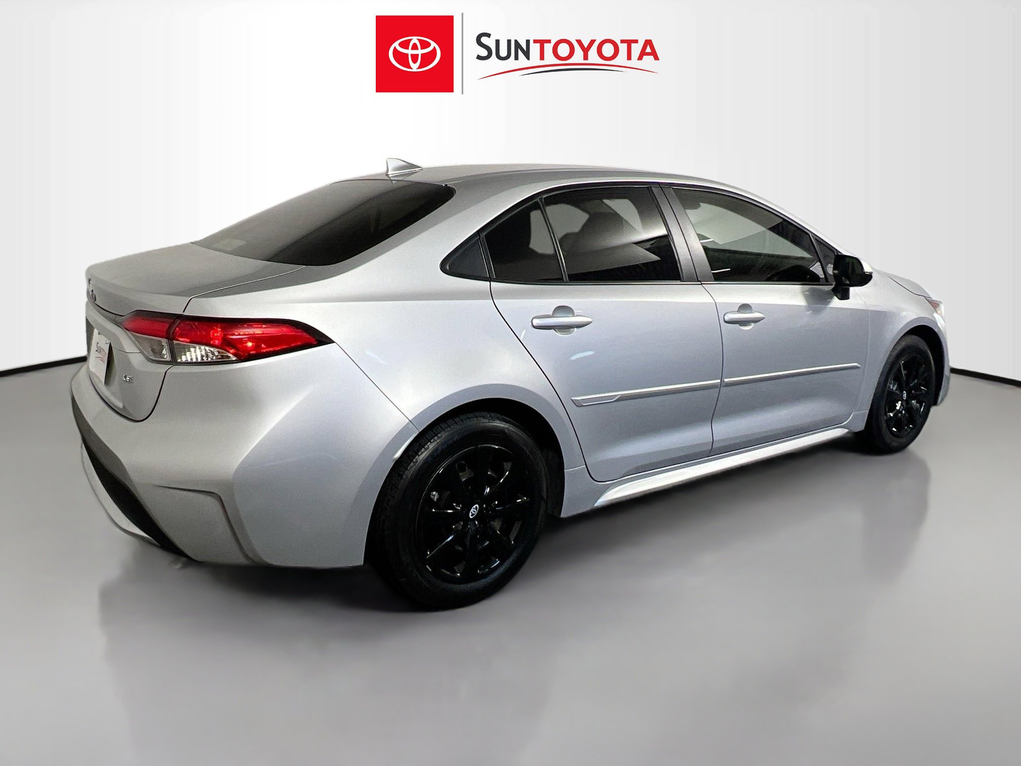 Used 2022 Toyota Corolla LE FWD image 4