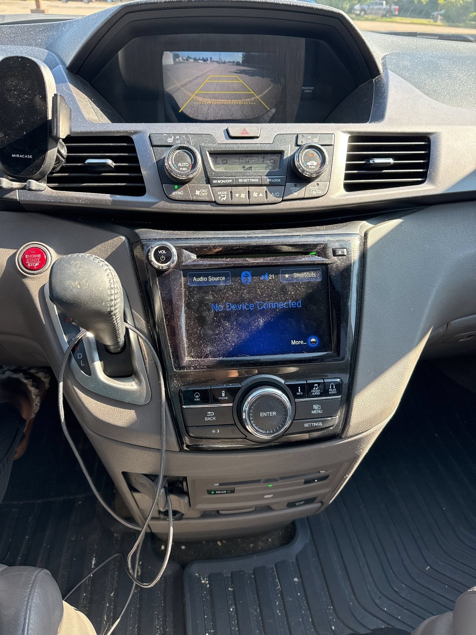 Used 2015 Honda Odyssey Touring Elite image 3