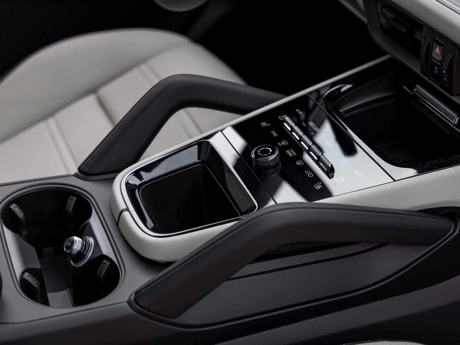 New 2026 Porsche Cayenne Coupe image 48