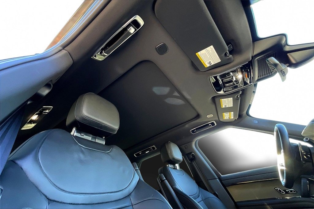 Used 2025 Land Rover Range Rover Sport image 26