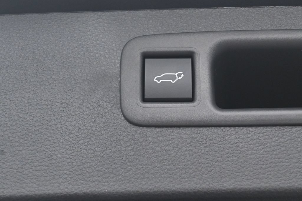 Certified 2026 Toyota Highlander Platinum AWD/4WD image 34