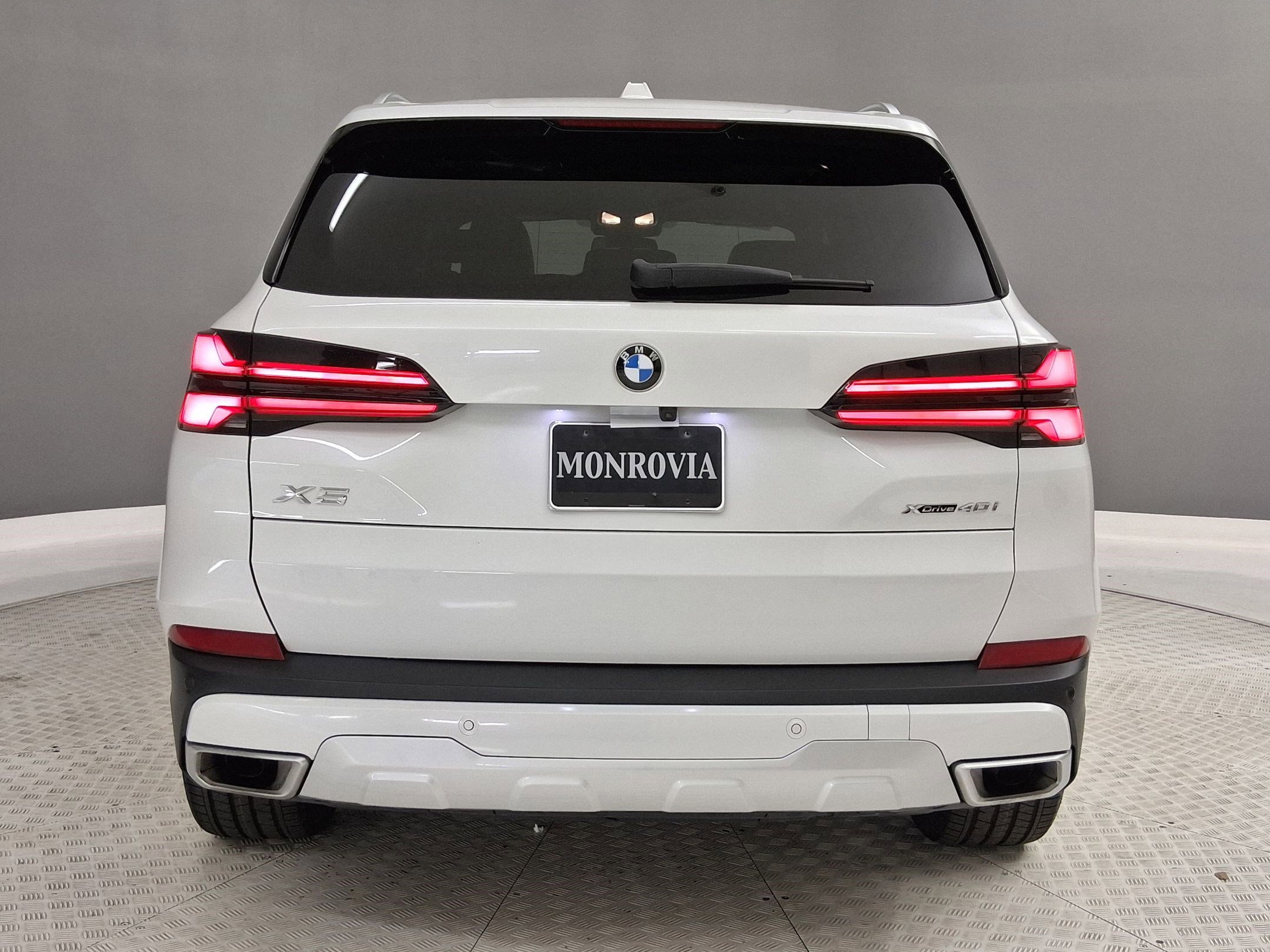 Certified 2024 BMW X5 xDrive40i w/ Premium Package AWD/4WD image 8