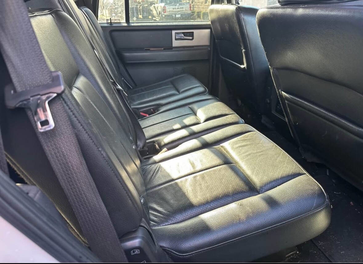 Used 2010 Ford Expedition Limited image 5