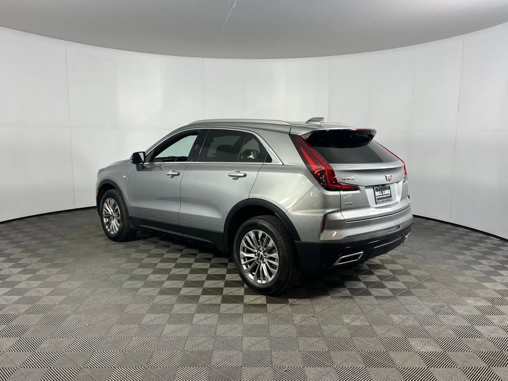Used 2024 Cadillac XT4 Premium Luxury image 9