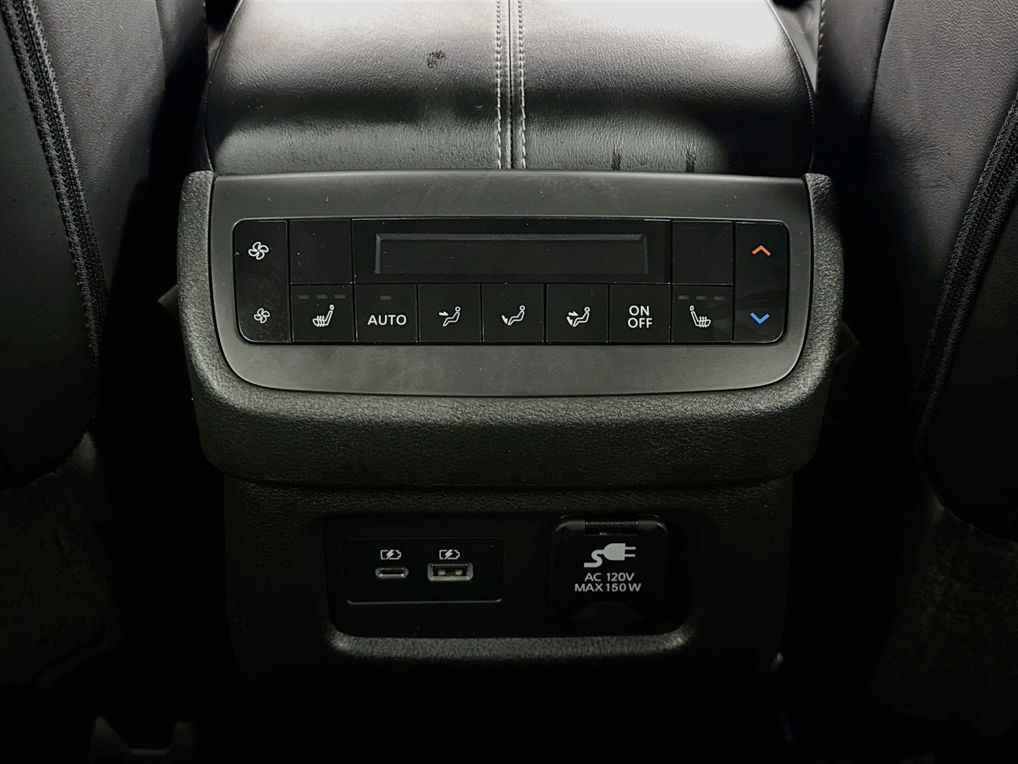 Used 2024 Nissan Pathfinder Platinum w/ Black Appearance Package AWD/4WD image 27