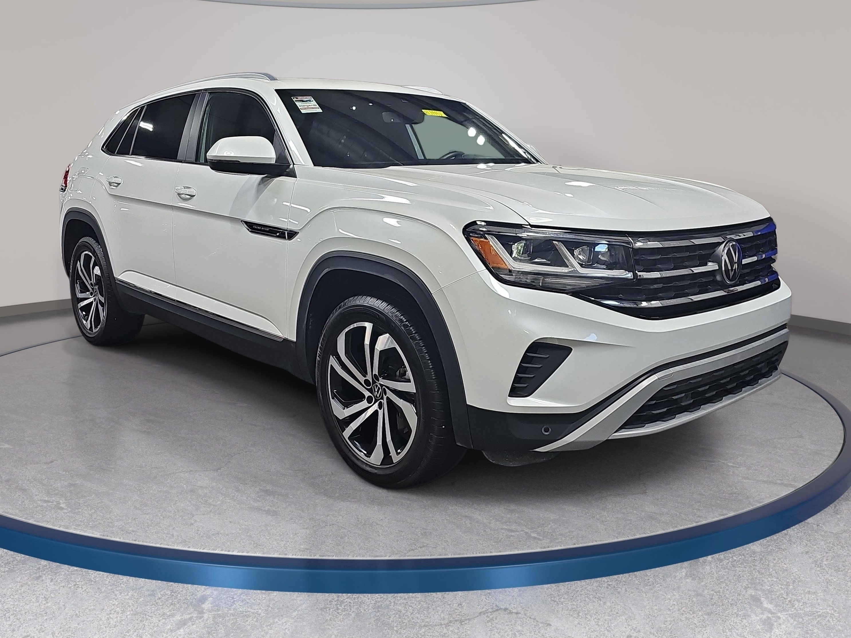 Used 2023 Volkswagen Atlas Cross Sport SEL AWD/4WD image 3