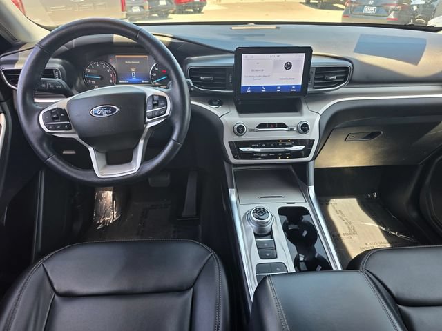 Used 2023 Ford Explorer XLT w/ Equipment Group 202A RWD image 11