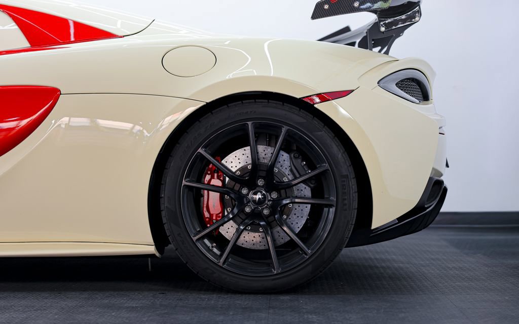 Used 2019 McLaren 570S Spider image 19