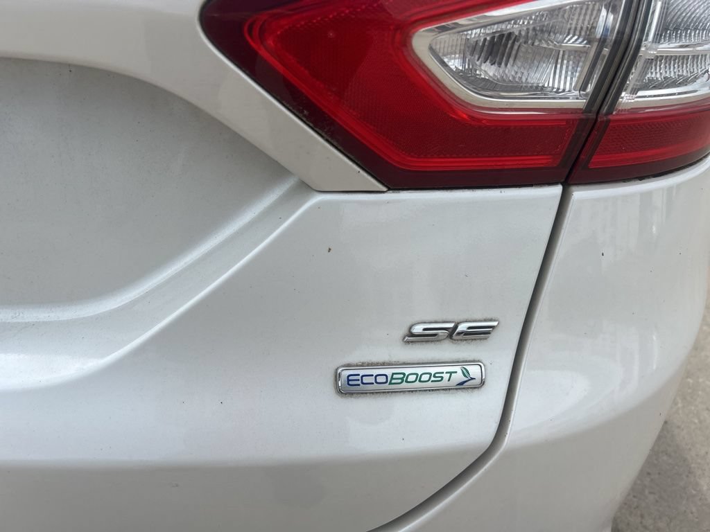 Used 2015 Ford Fusion SE w/ Equipment Group 202A FWD image 8