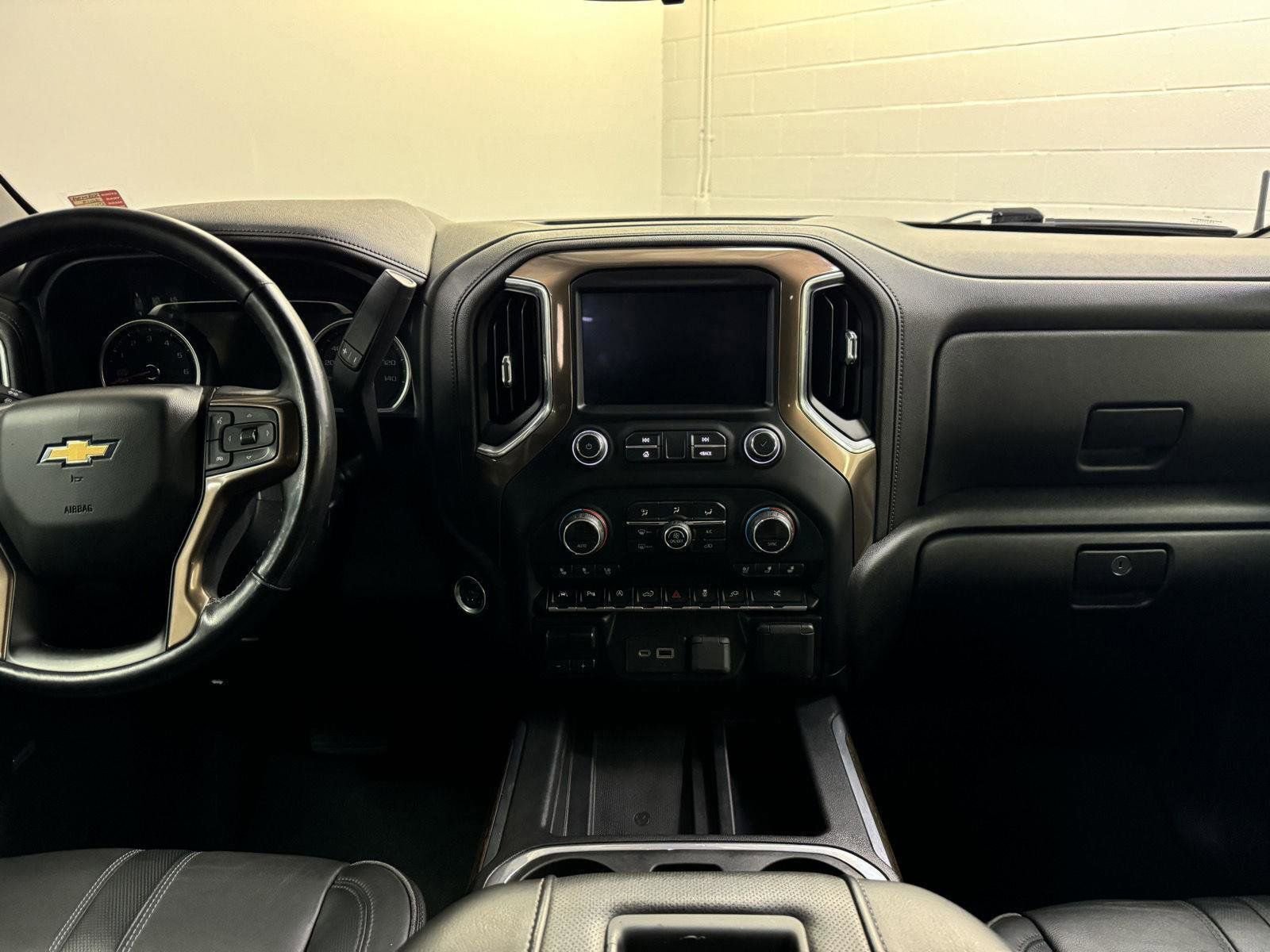 Used 2019 Chevrolet Silverado 1500 High Country w/ Technology Package image 17