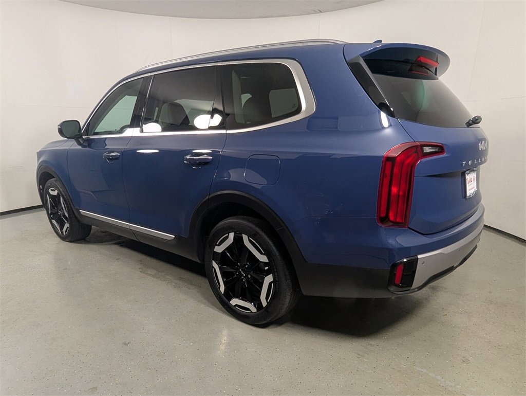 Used 2023 Kia Telluride S image 5