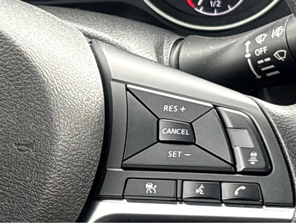 Used 2024 Nissan Sentra SV FWD image 13