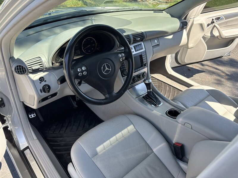 Used 2006 Mercedes-Benz C 350 Sedan image 24