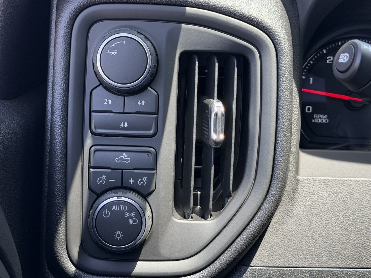 New 2026 Chevrolet Silverado 2500 W/T AWD/4WD image 19