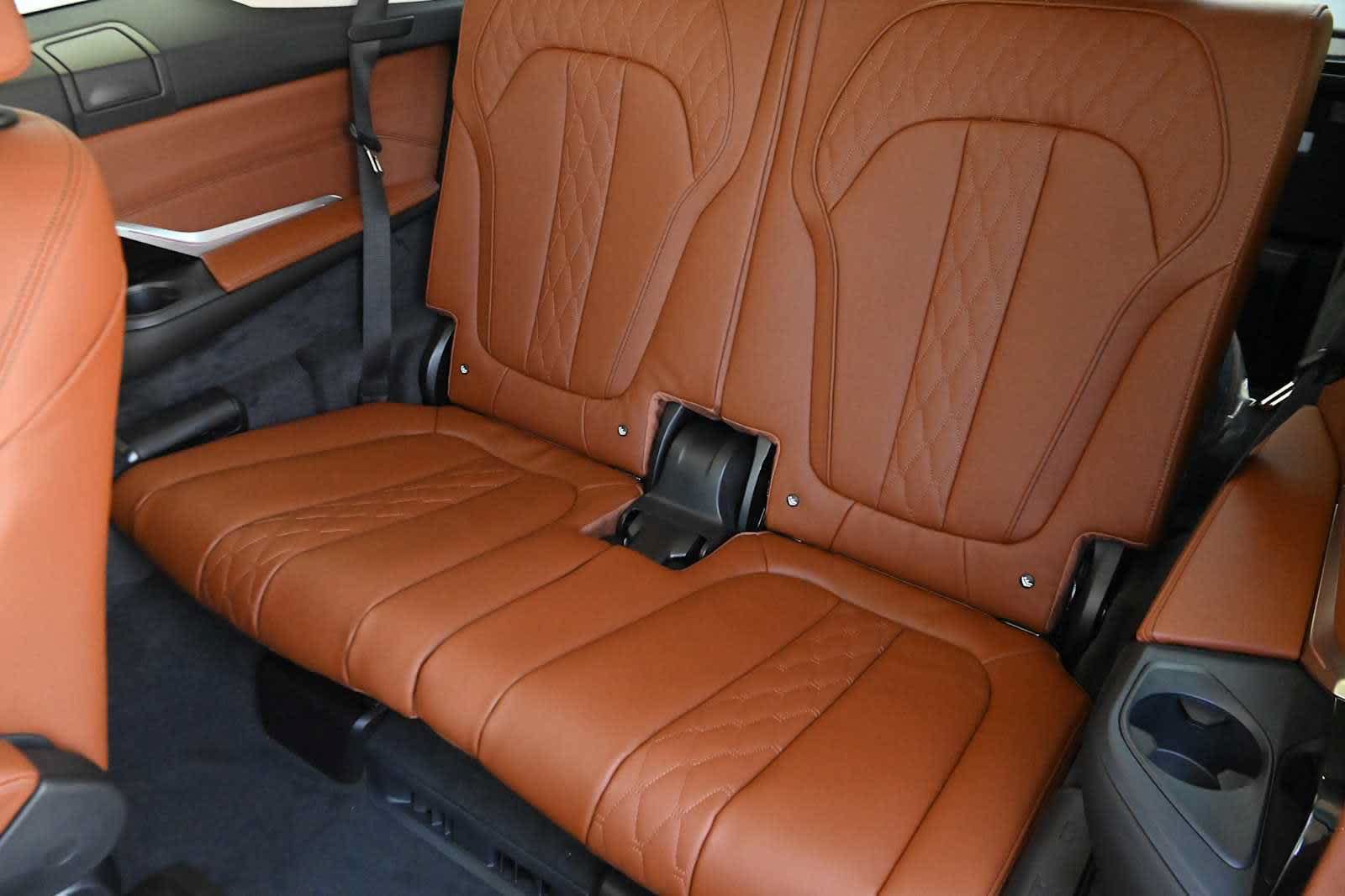 New 2026 BMW ALPINA XB7 AWD/4WD image 13