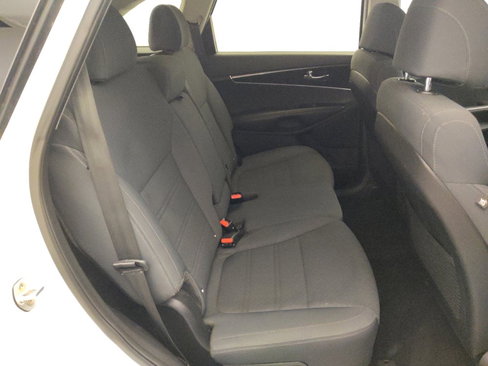 Used 2017 Kia Sorento LX w/ LX Convenience Package image 19