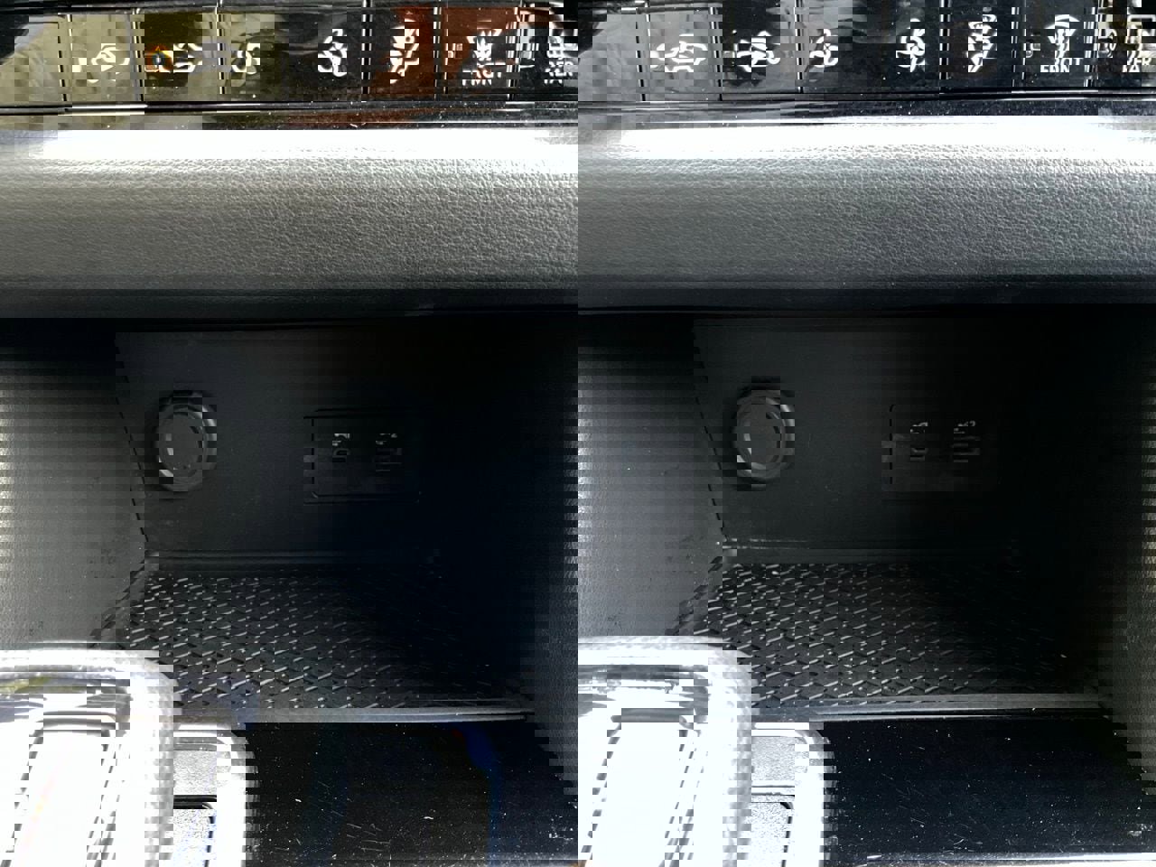 Used 2024 Nissan Pathfinder SV image 26