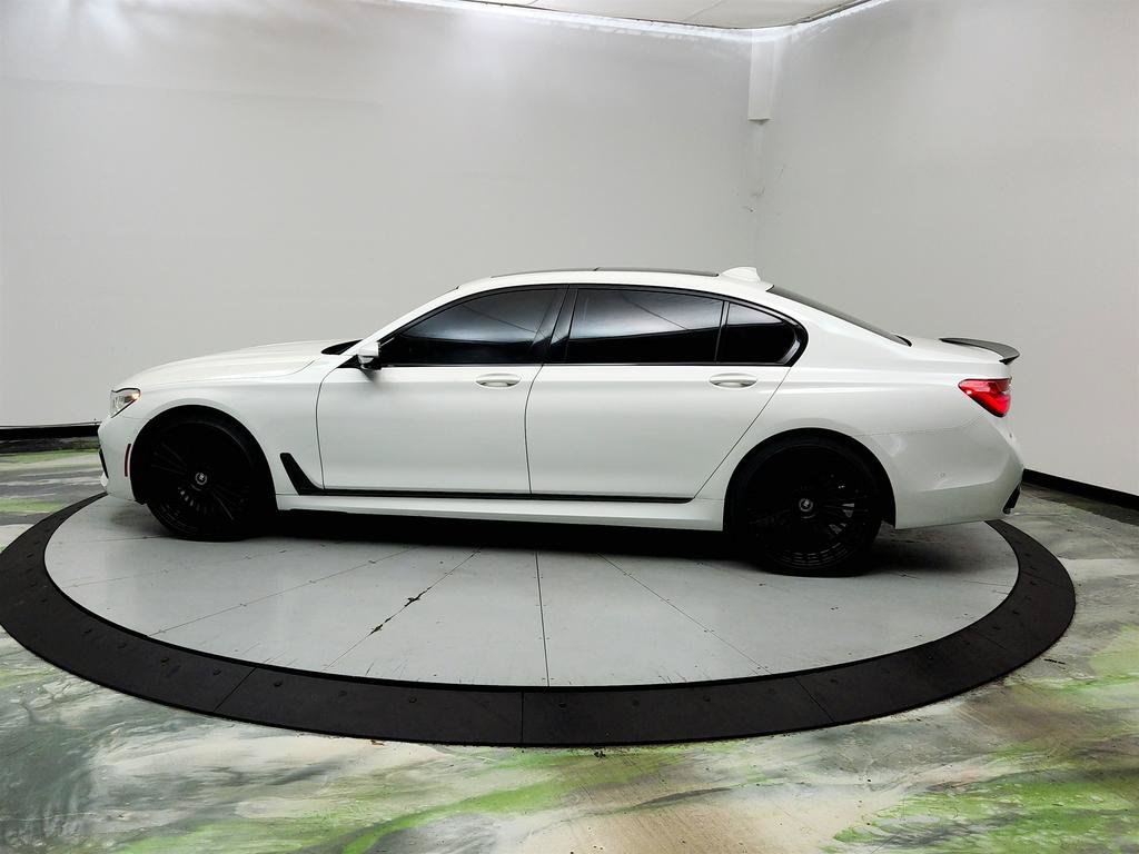 Used 2017 BMW 750i xDrive AWD/4WD image 8