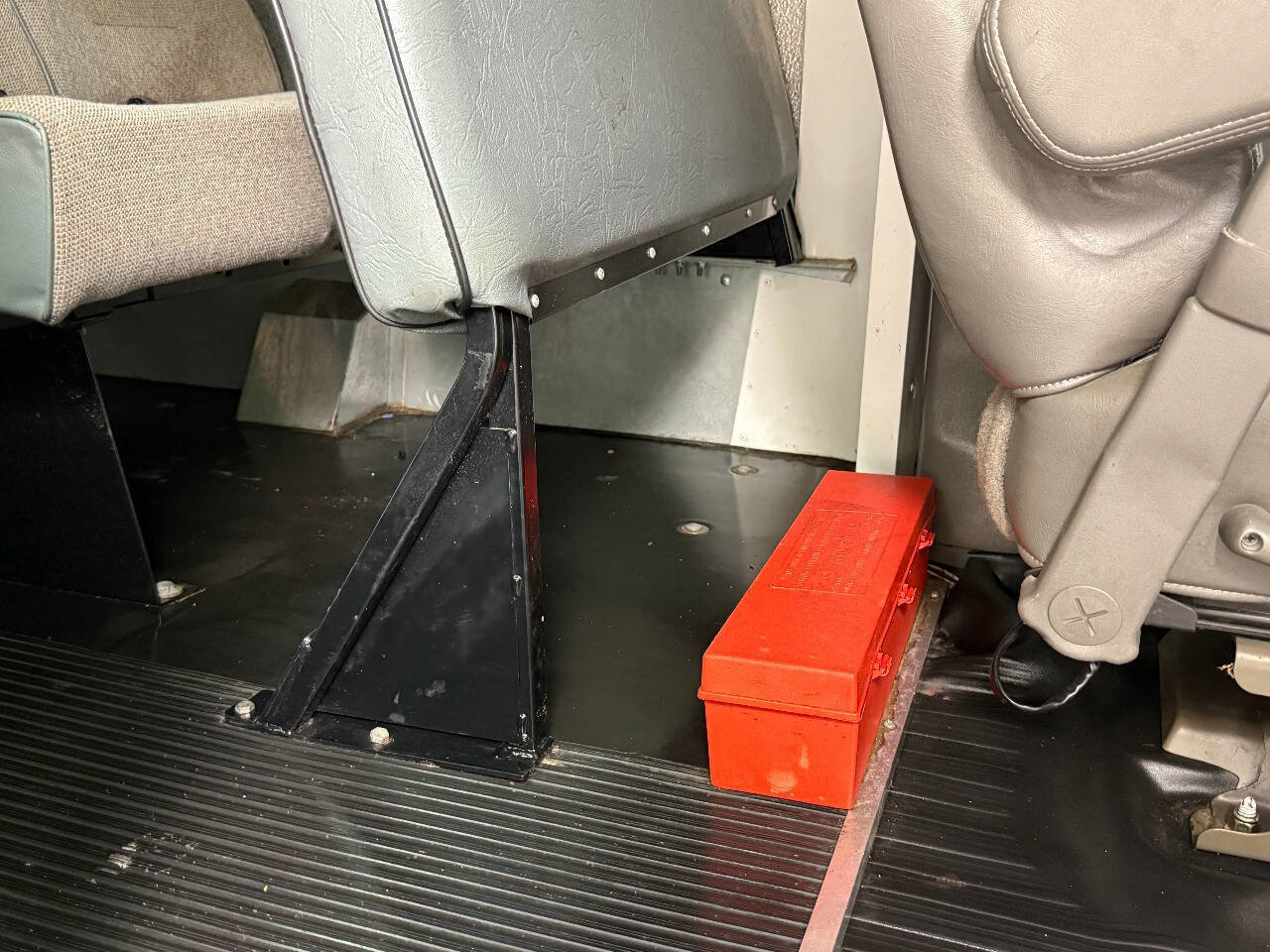 Used 2004 Chevrolet Express 3500 3500 2dr Commercial/Cutaway/Ch w/ School Bus Package image 51