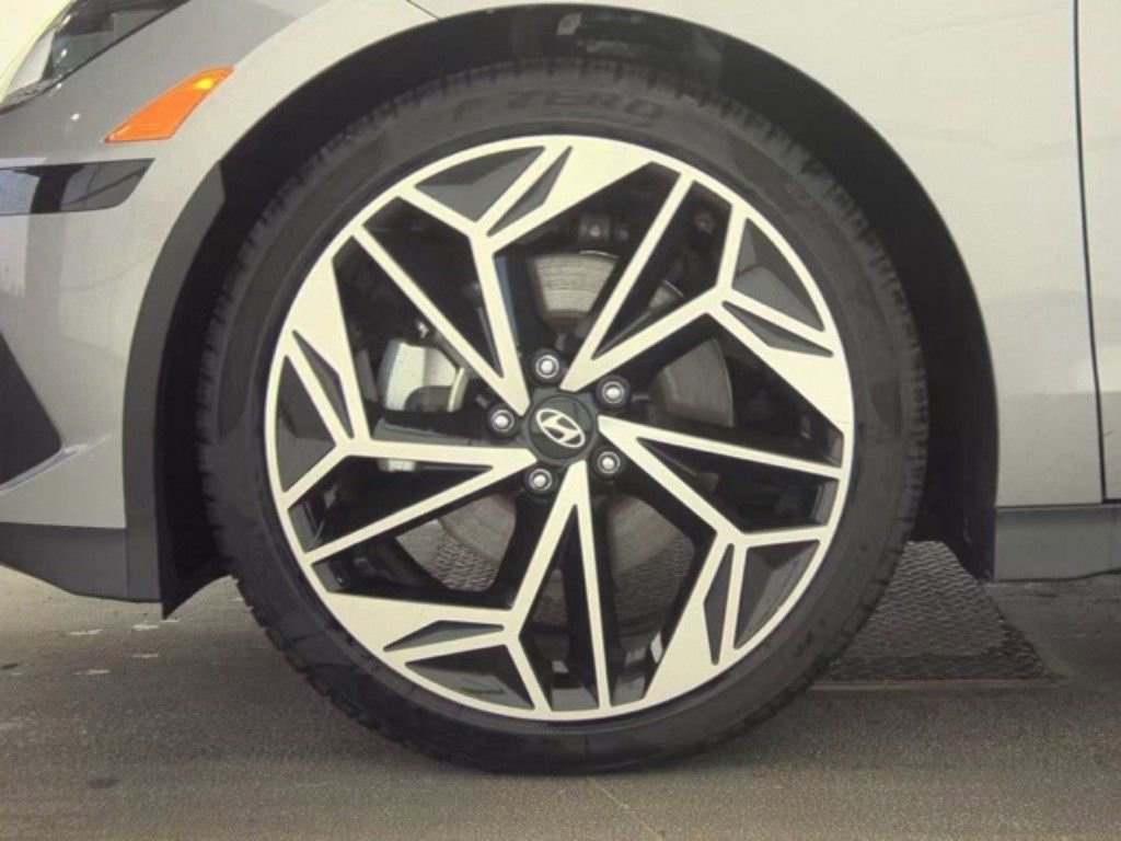 Used 2024 Hyundai Ioniq 6 SEL AWD/4WD image 22