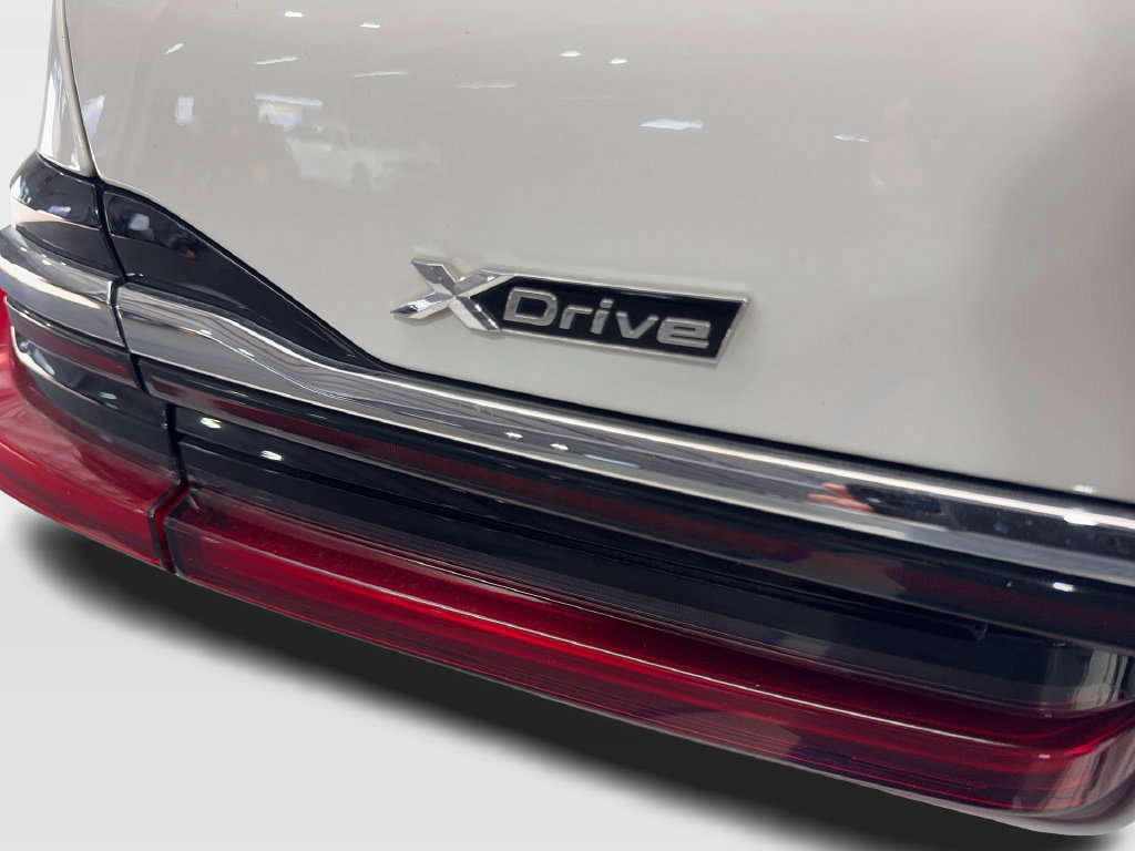 Used 2021 BMW 750i xDrive w/ Executive Package AWD/4WD image 25