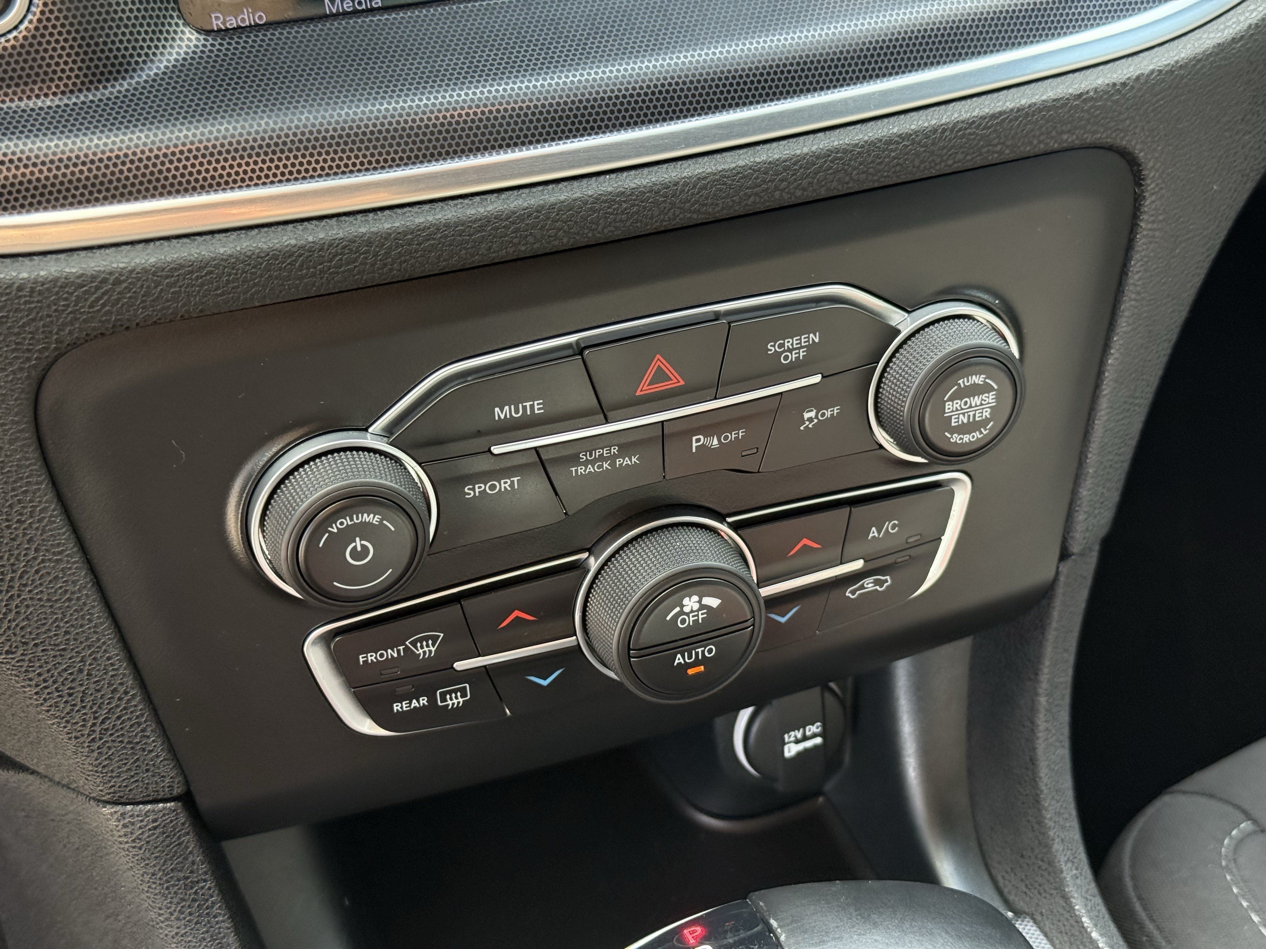 Used 2018 Dodge Charger SXT Plus RWD image 22