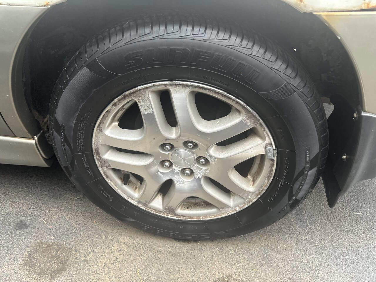 Used 2004 Subaru Outback Wagon image 14