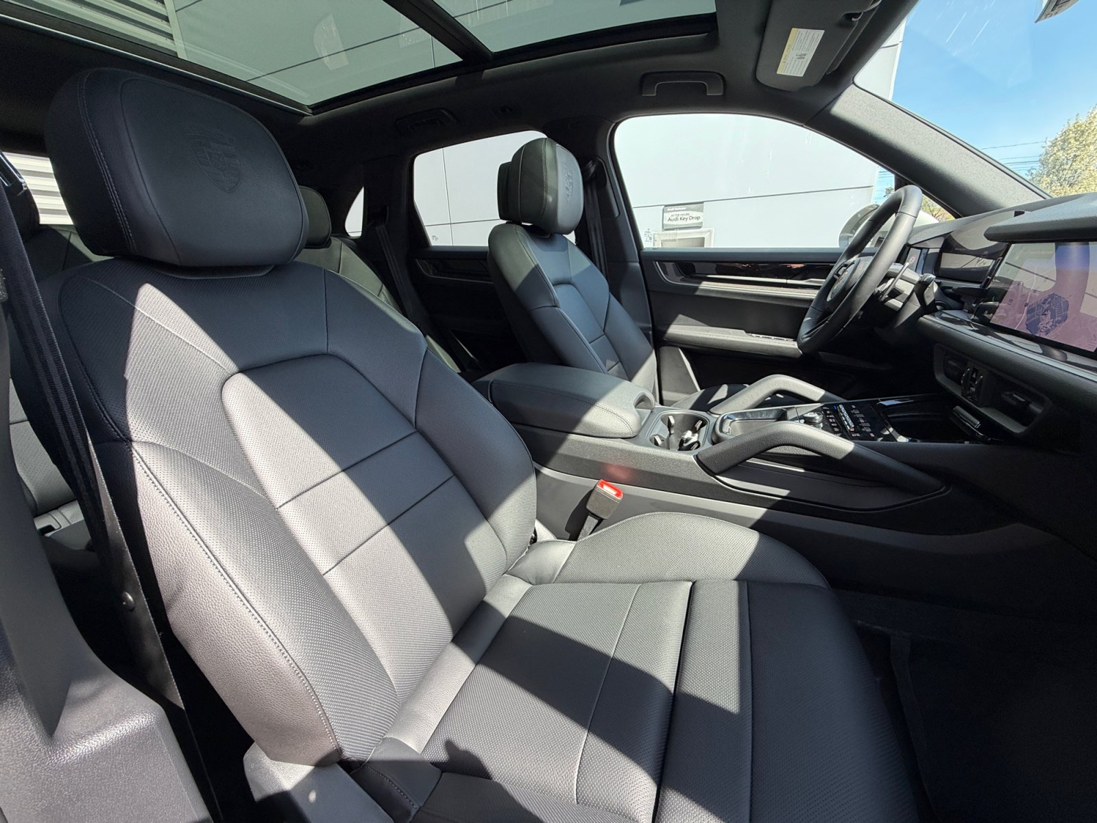 Used 2026 Porsche Cayenne S AWD/4WD image 23
