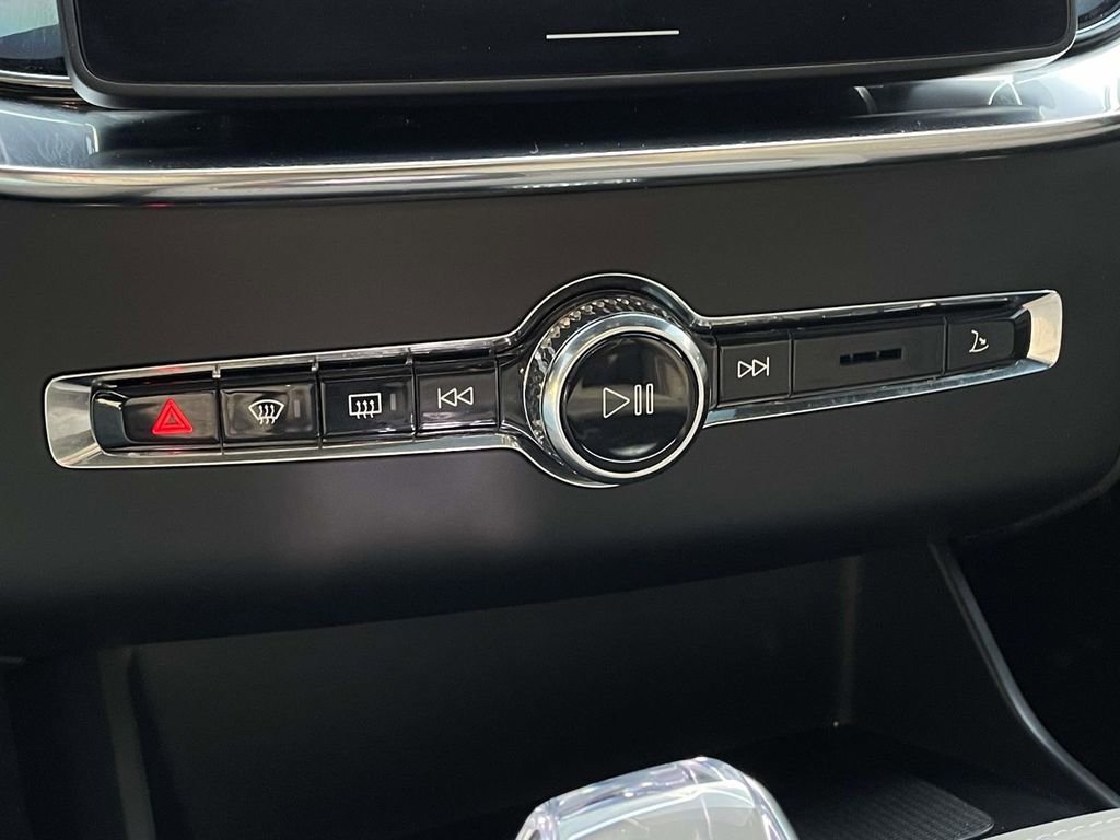 Used 2025 Volvo XC90 T8 Ultra image 19