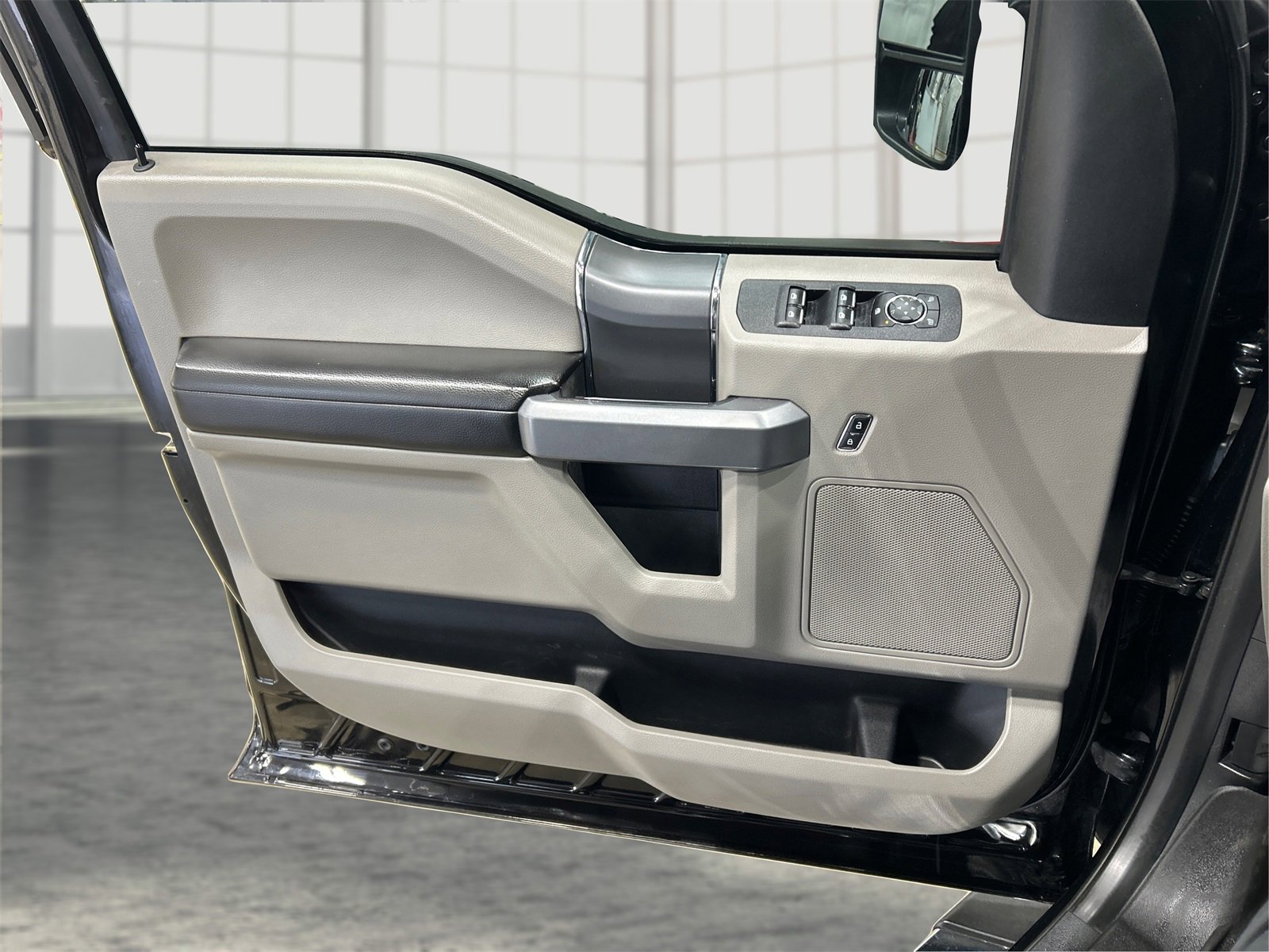 Used 2018 Ford F150 XLT w/ Equipment Group 302A Luxury image 17