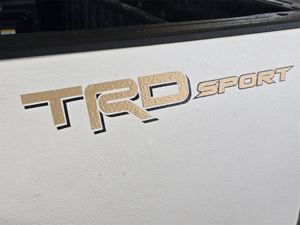 Used 2022 Toyota Tacoma TRD Sport w/ Technology Package image 15