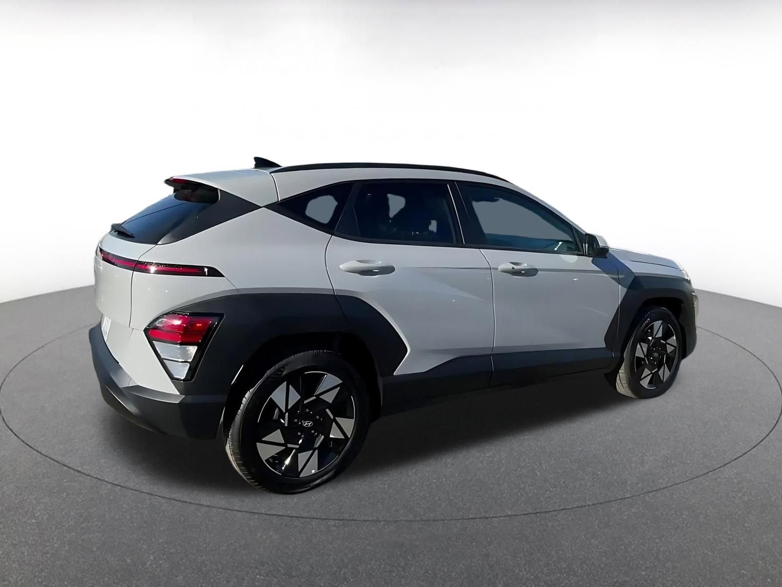 Used 2025 Hyundai Kona SEL image 14