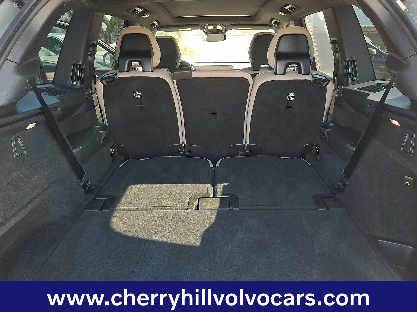 Certified 2025 Volvo XC90 B5 Plus image 29