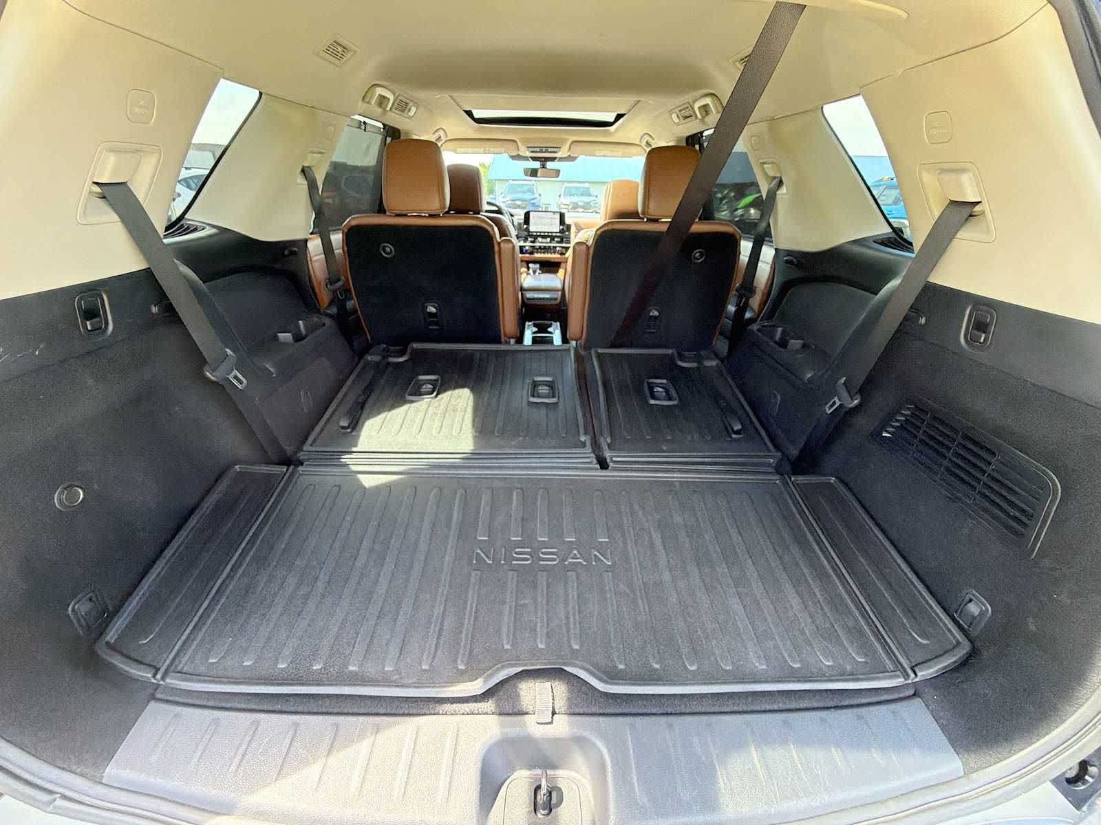 Used 2023 Nissan Pathfinder Platinum AWD/4WD image 30