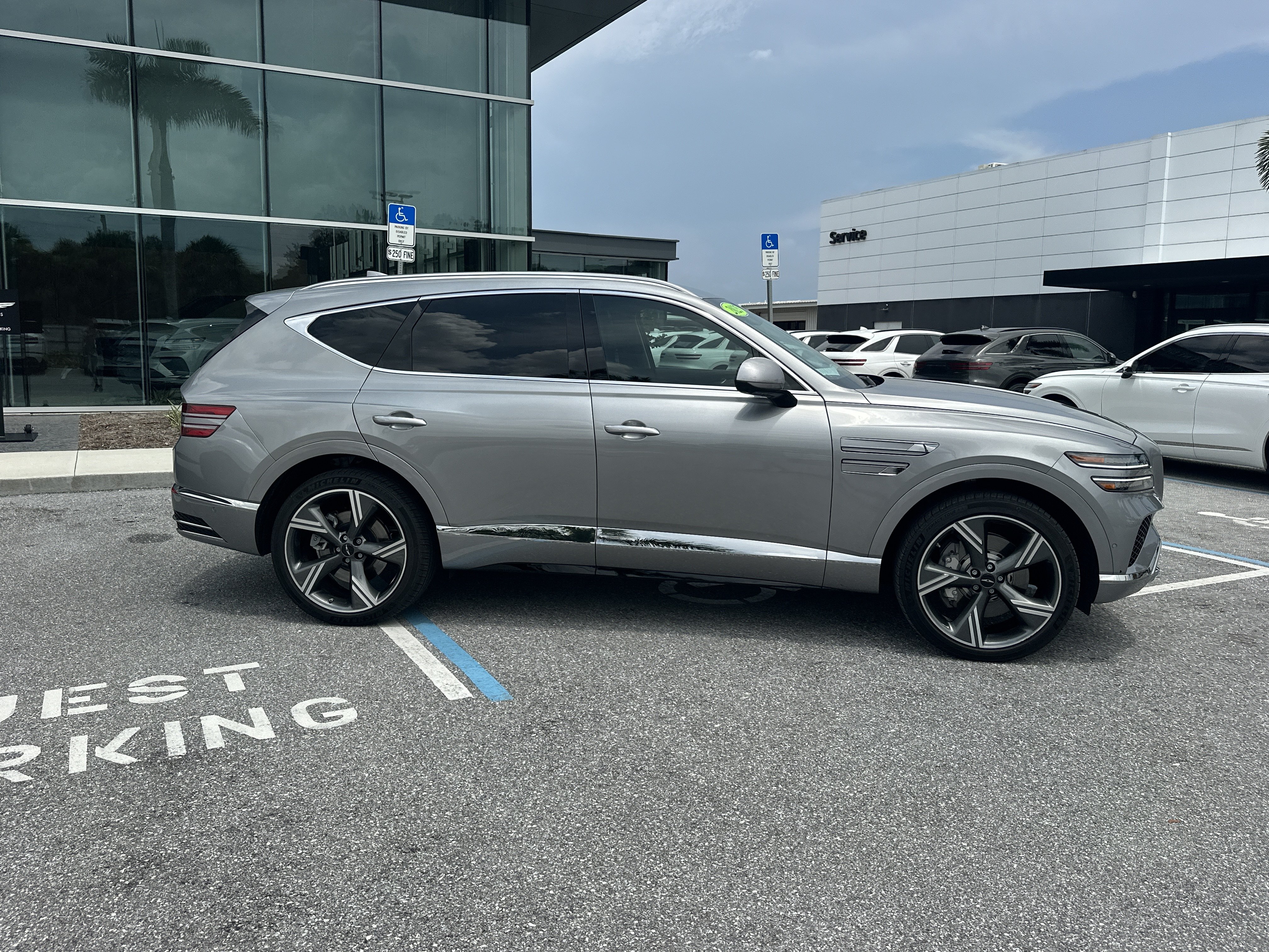 Certified 2025 Genesis GV80 3.5T Prestige AWD/4WD image 6