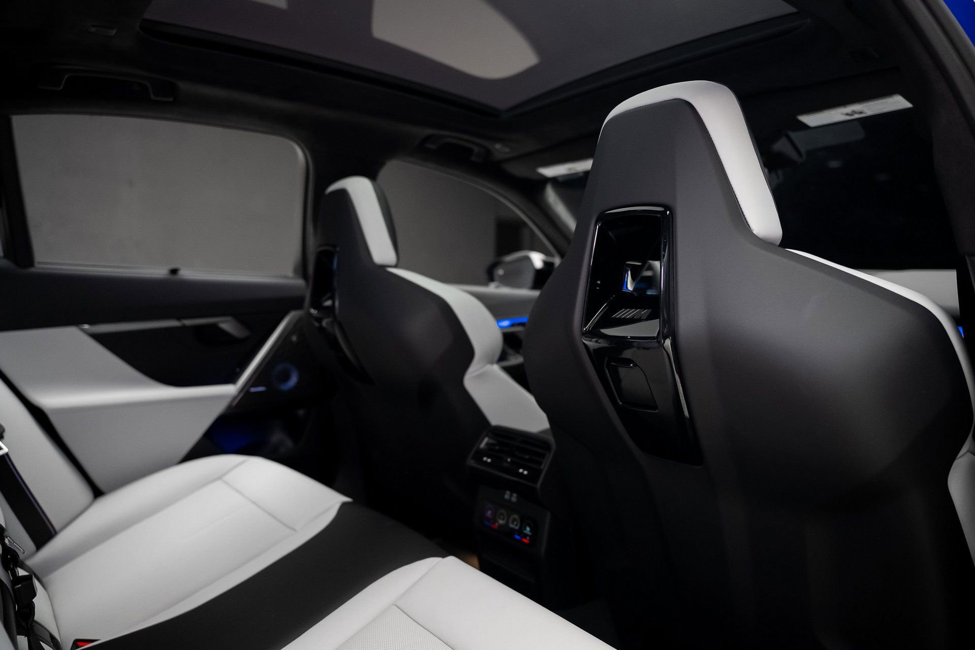 Used 2025 BMW M5 image 73