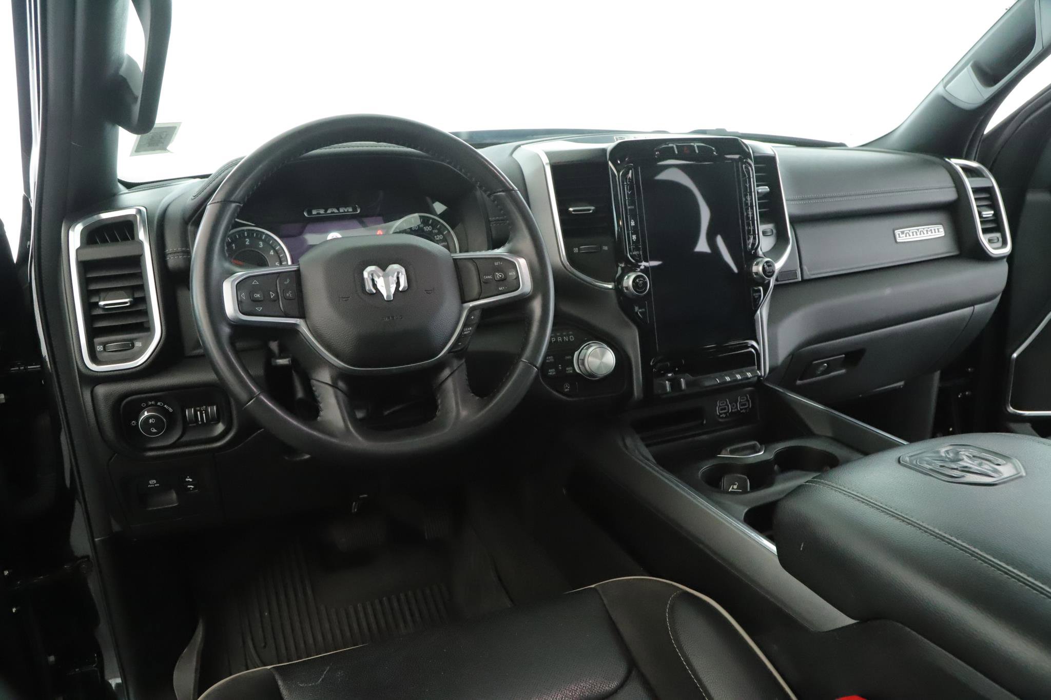 Used 2024 RAM 1500 Laramie AWD/4WD image 2