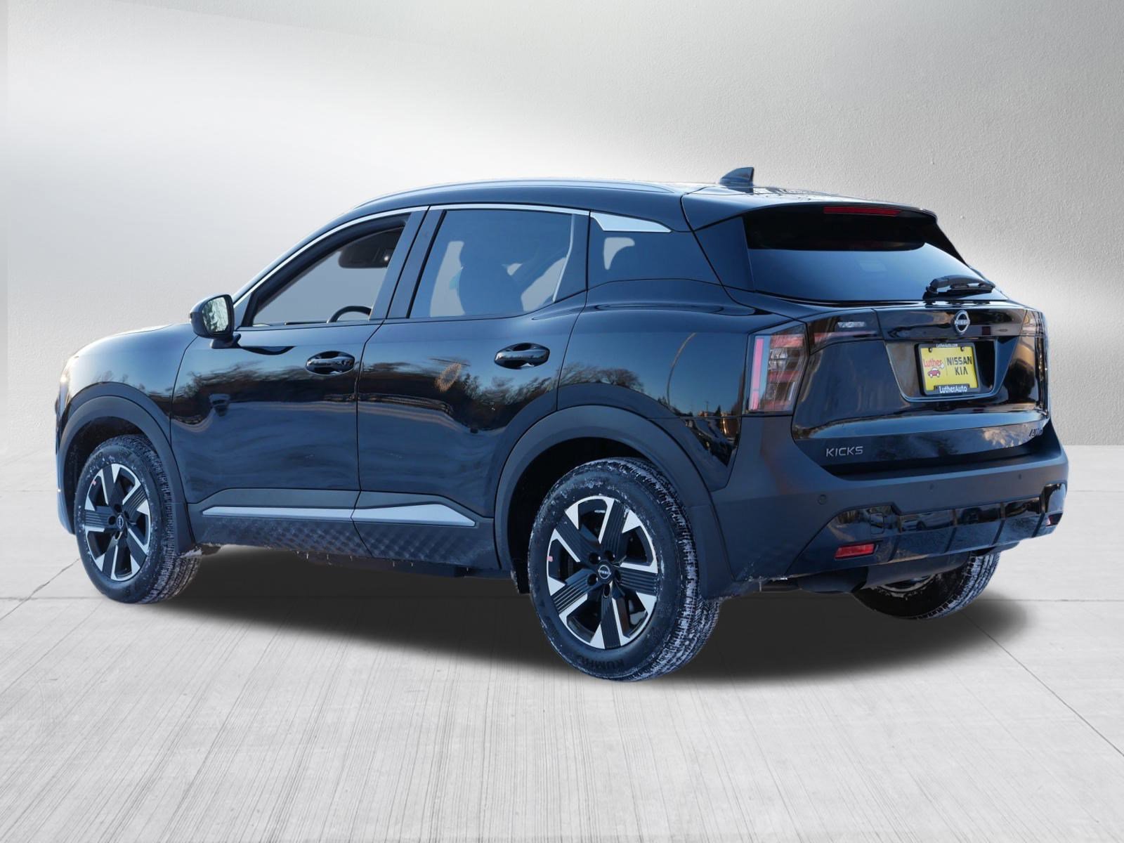 Certified 2025 Nissan Kicks SV w/ SV Premium Package image 5