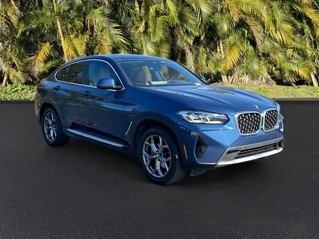 Used 2024 BMW X4 xDrive30i w/ Premium Package image 4