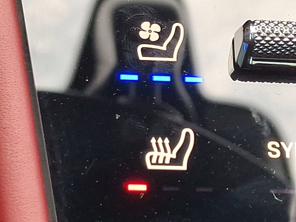 Used 2024 Porsche Cayenne S image 26